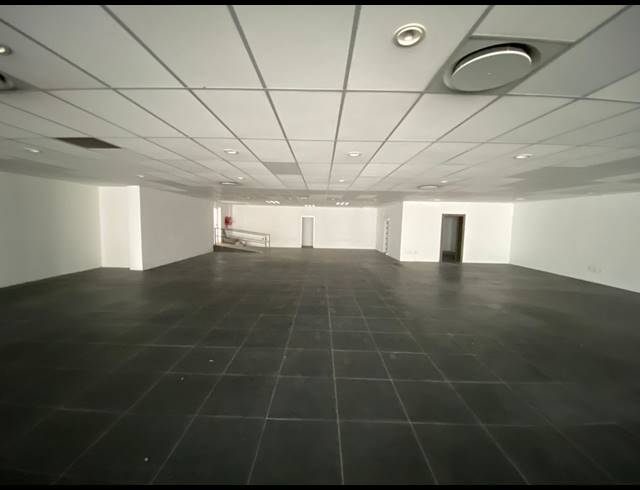530M² OFFICE TO LET IN SOMERSET WEST CENTRAL